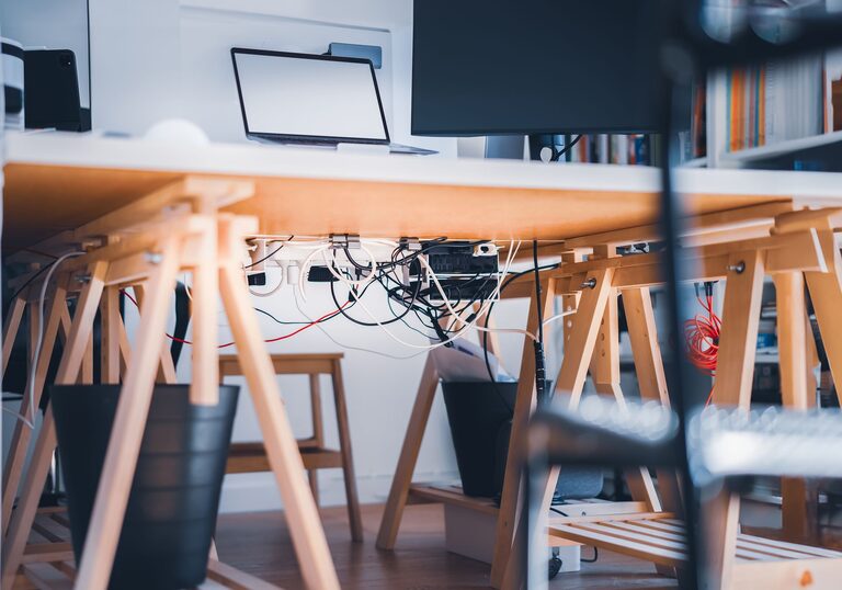 How to Organize Cables and Chargers Neatly: Easy Tips for a Tidy Space
